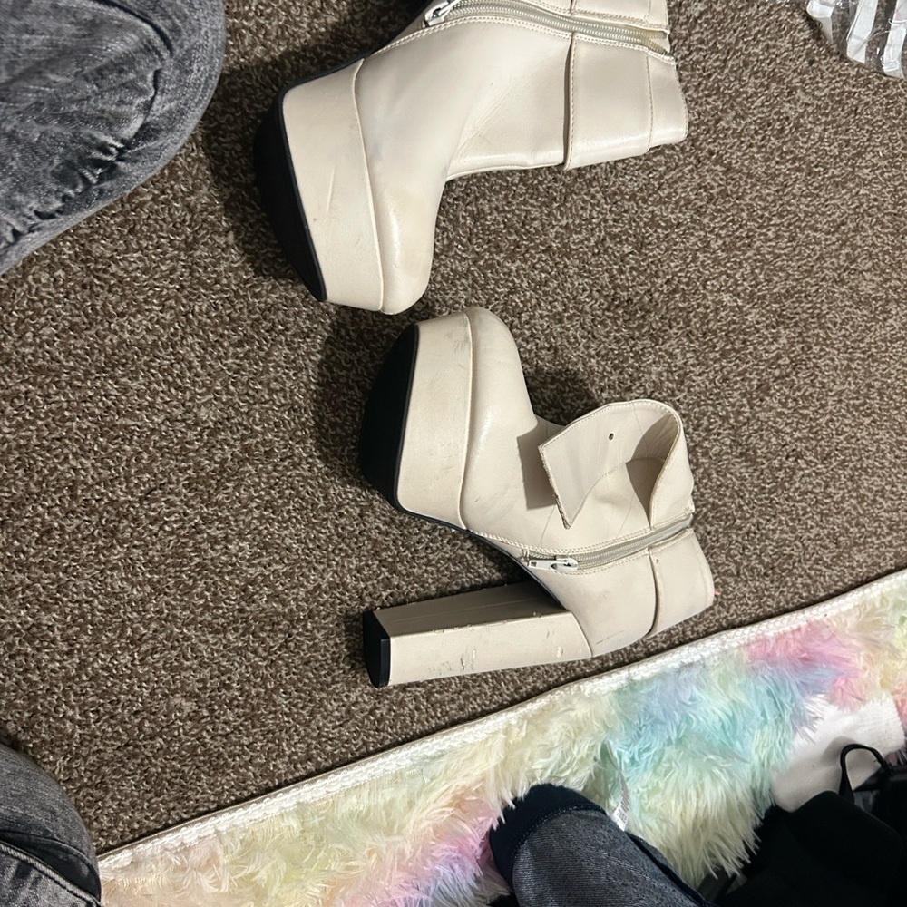 BAMBOO Cream Platform Heels